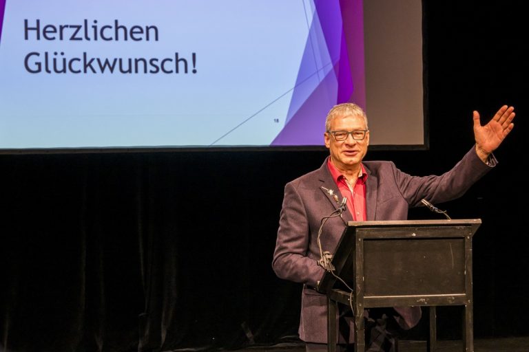 Jochen Gewecke am Rednerpult